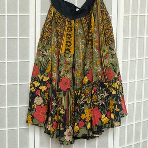 Floral Print Skirt w/ Pockets